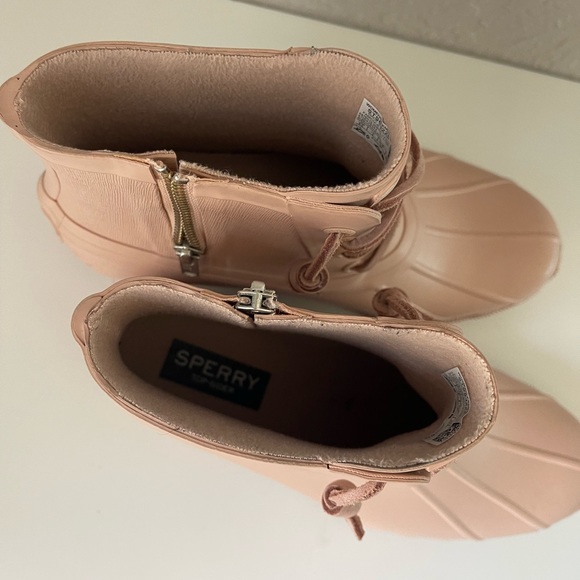 Sperry Rain Boots - Picture 8 of 10